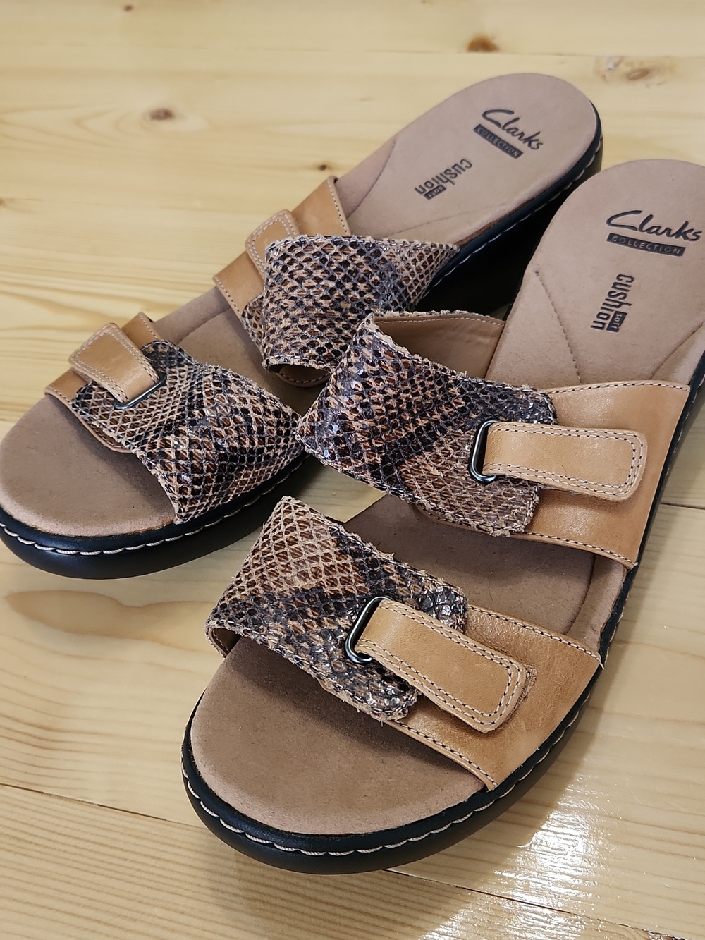 Clarks Collection Delana Fenela Sandals Snakeskin Tan Leather Straps Wedge Sz 11 - Picture 16 of 17